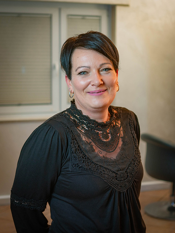 Natascha — Capelli Creativi